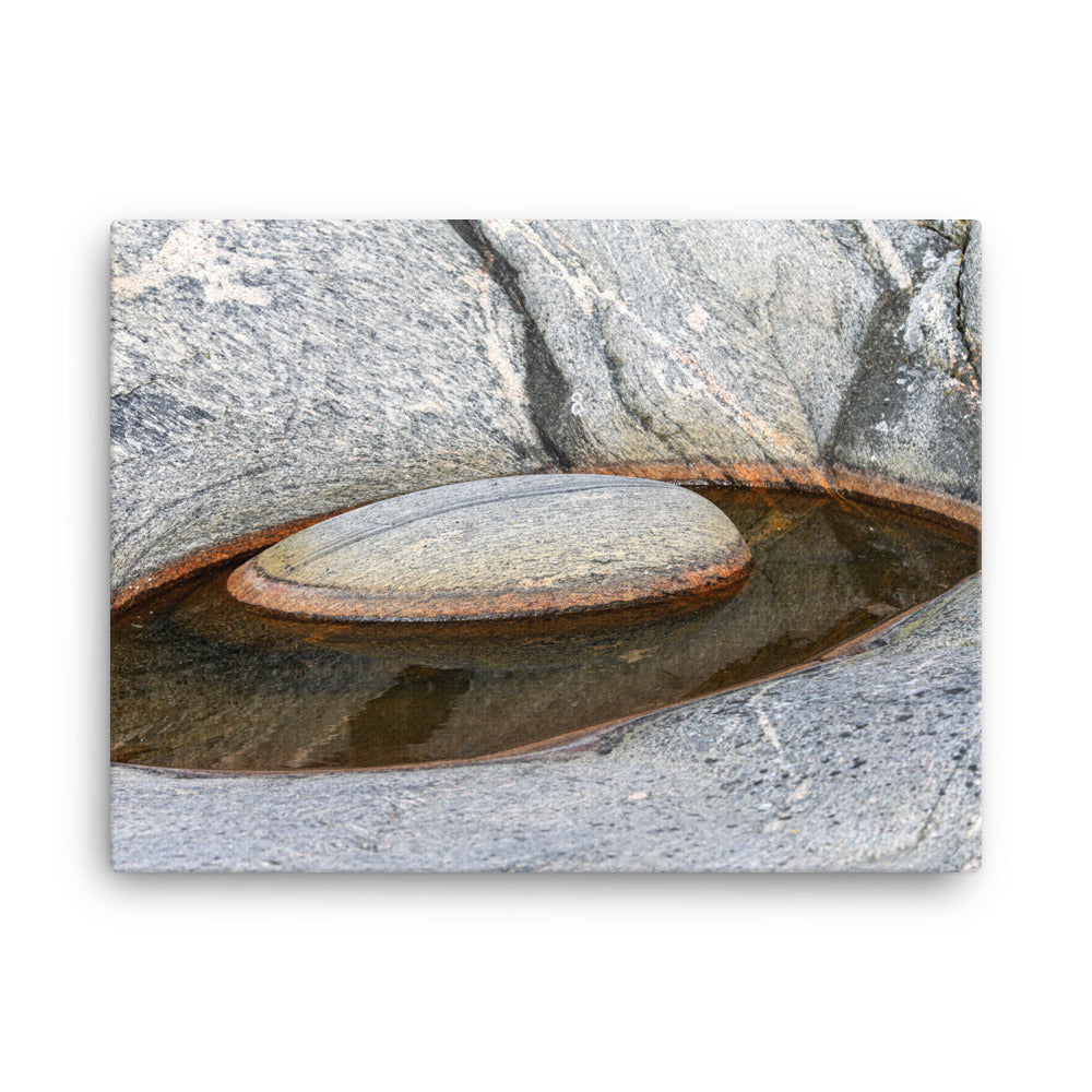 Canvas - Sten i vatten på sten (Antti Terävä)